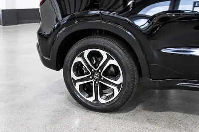 2015 Honda Vezel Hybrid Z photo 8