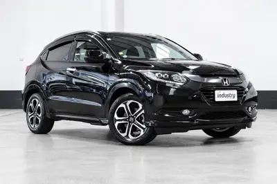 2015 Honda Vezel Hybrid Z photo 1