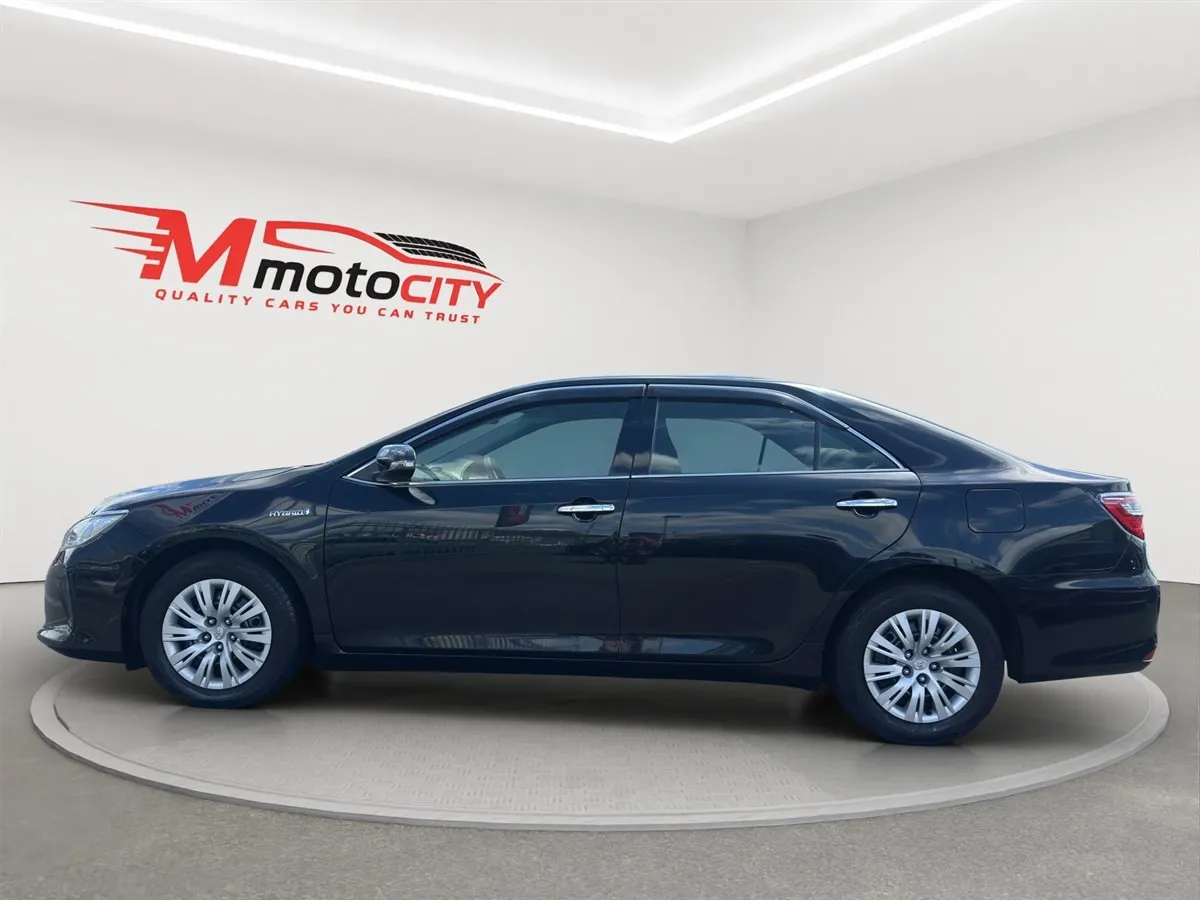 2015 Toyota Camry Carplay, Dark Interior