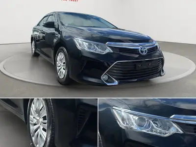 2015 Toyota Camry Carplay, Dark Interior photo 9