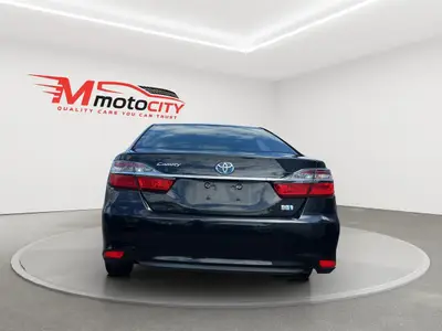 2015 Toyota Camry Carplay, Dark Interior photo 4