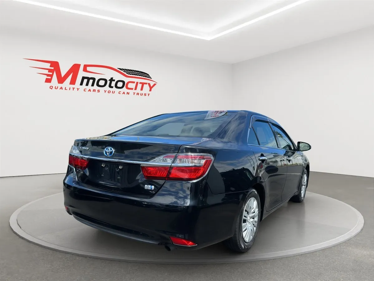 2015 Toyota Camry Carplay, Dark Interior