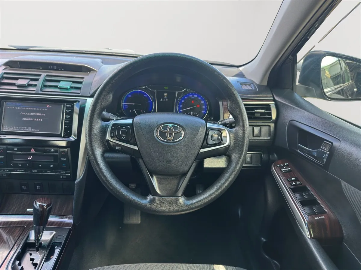 2015 Toyota Camry Carplay, Dark Interior