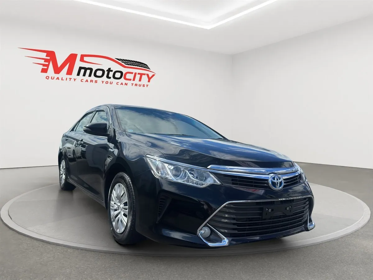 2015 Toyota Camry Carplay, Dark Interior