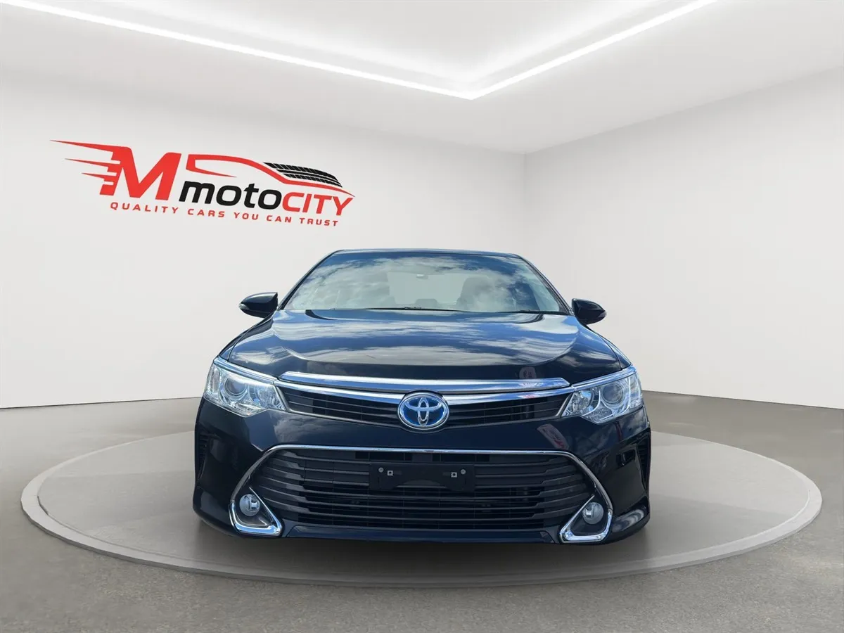2015 Toyota Camry Carplay, Dark Interior