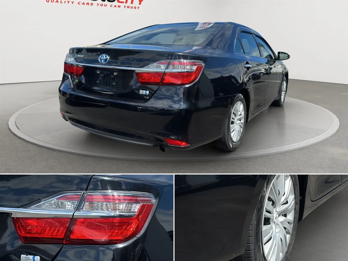 2015 Toyota Camry Carplay, Dark Interior