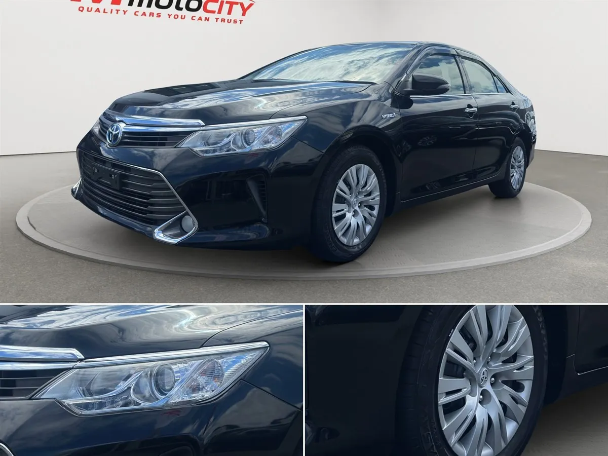 2015 Toyota Camry Carplay, Dark Interior