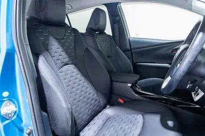 2017 Toyota Prius PHV A photo 4