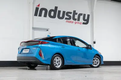 2017 Toyota Prius PHV A photo 3