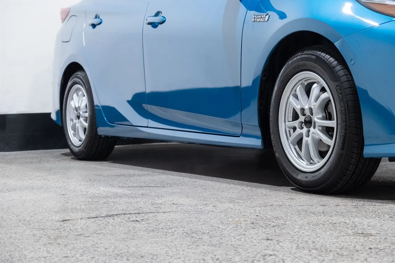 2017 Toyota Prius PHV A