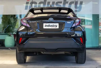 2017 Toyota C-HR Hybrid G photo 8