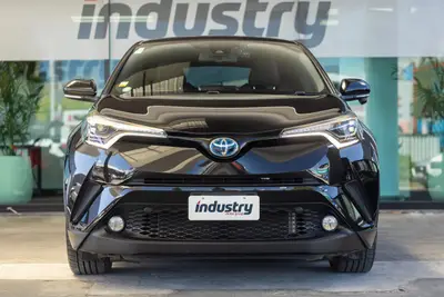 2017 Toyota C-HR Hybrid G photo 6