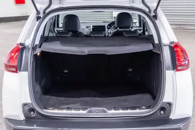 2018 Peugeot 2008 Allure 1.2PT photo 18