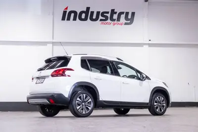 2018 Peugeot 2008 Allure 1.2PT photo 4