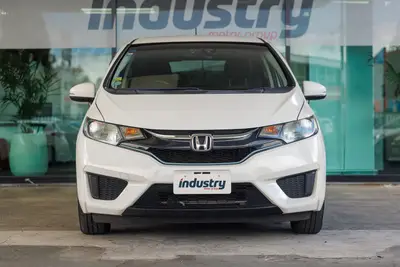 2017 Honda Fit Hybrid F-Package photo 6