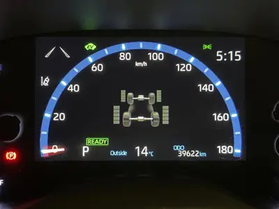 2022 Toyota Yaris Cross Z Limited Hybrid E-Four Station photo 17