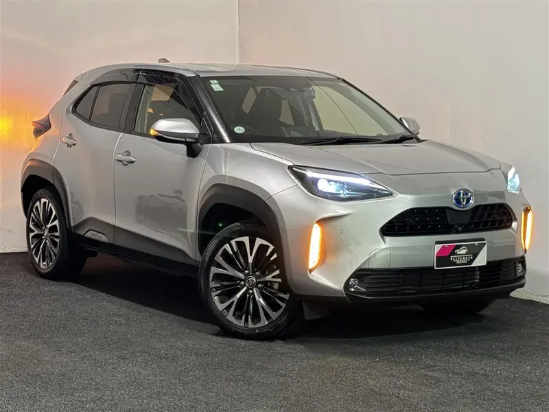 2022 Toyota Yaris Cross Z Limited Hybrid E-Four Station