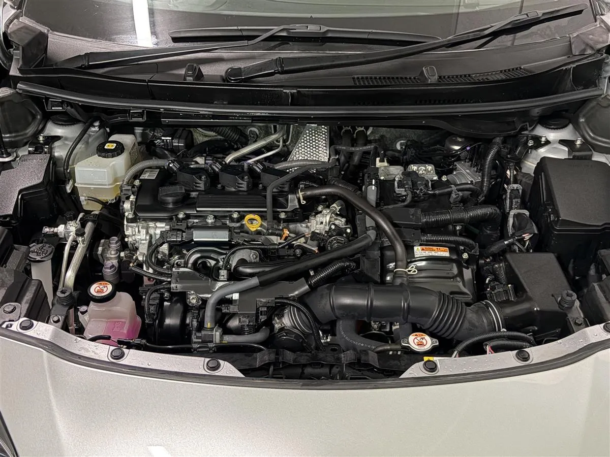 2022 Toyota Yaris Cross Z Limited Hybrid E-Four Station, photo 7 of 20