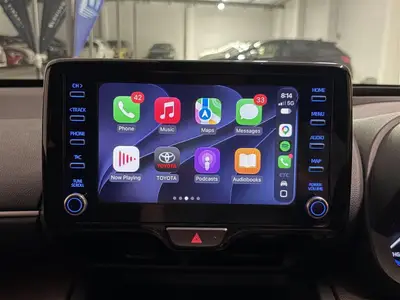 2022 Toyota Yaris Cross Z Limited Hybrid E-Four Station photo 15