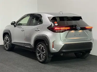 2022 Toyota Yaris Cross Z Limited Hybrid E-Four Station photo 4