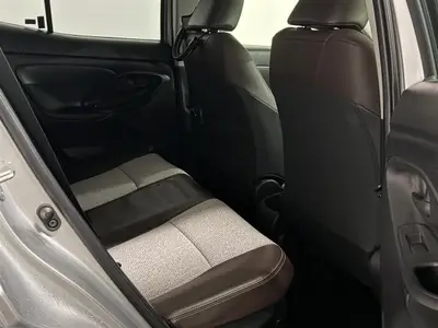 2022 Toyota Yaris Cross Z Limited Hybrid E-Four Station photo 12