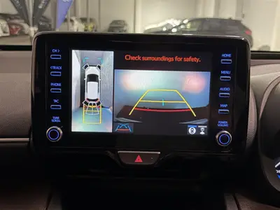 2022 Toyota Yaris Cross Z Limited Hybrid E-Four Station photo 16