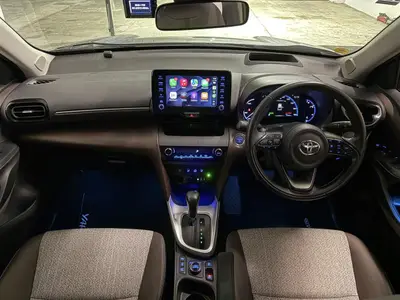 2022 Toyota Yaris Cross Z Limited Hybrid E-Four Station photo 11