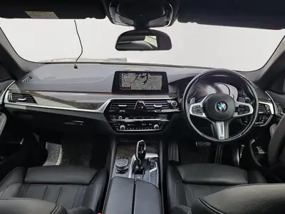 2017 BMW 530i M SPORT photo 10