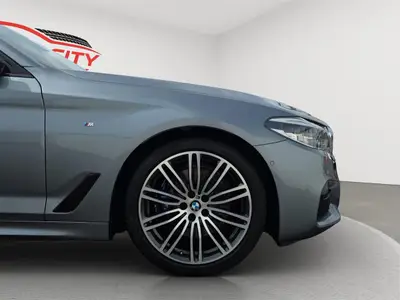2017 BMW 530i M SPORT photo 20