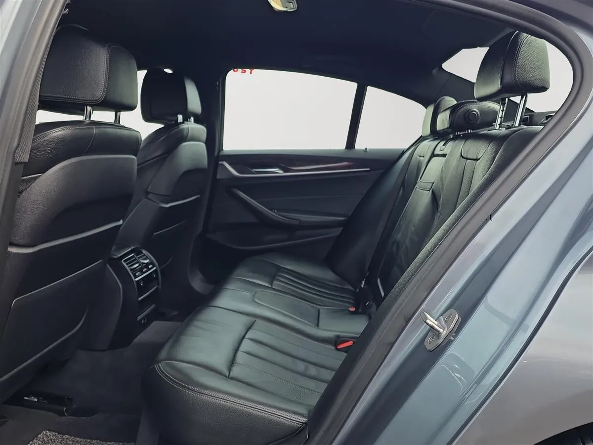 2017 BMW 530i M SPORT