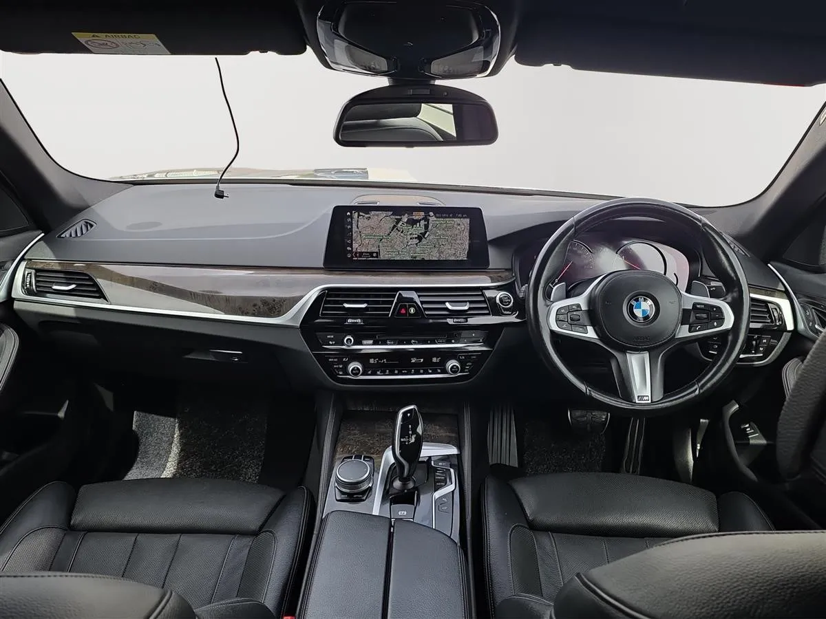 2017 BMW 530i M SPORT, photo 10 of 20