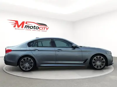 2017 BMW 530i M SPORT photo 2