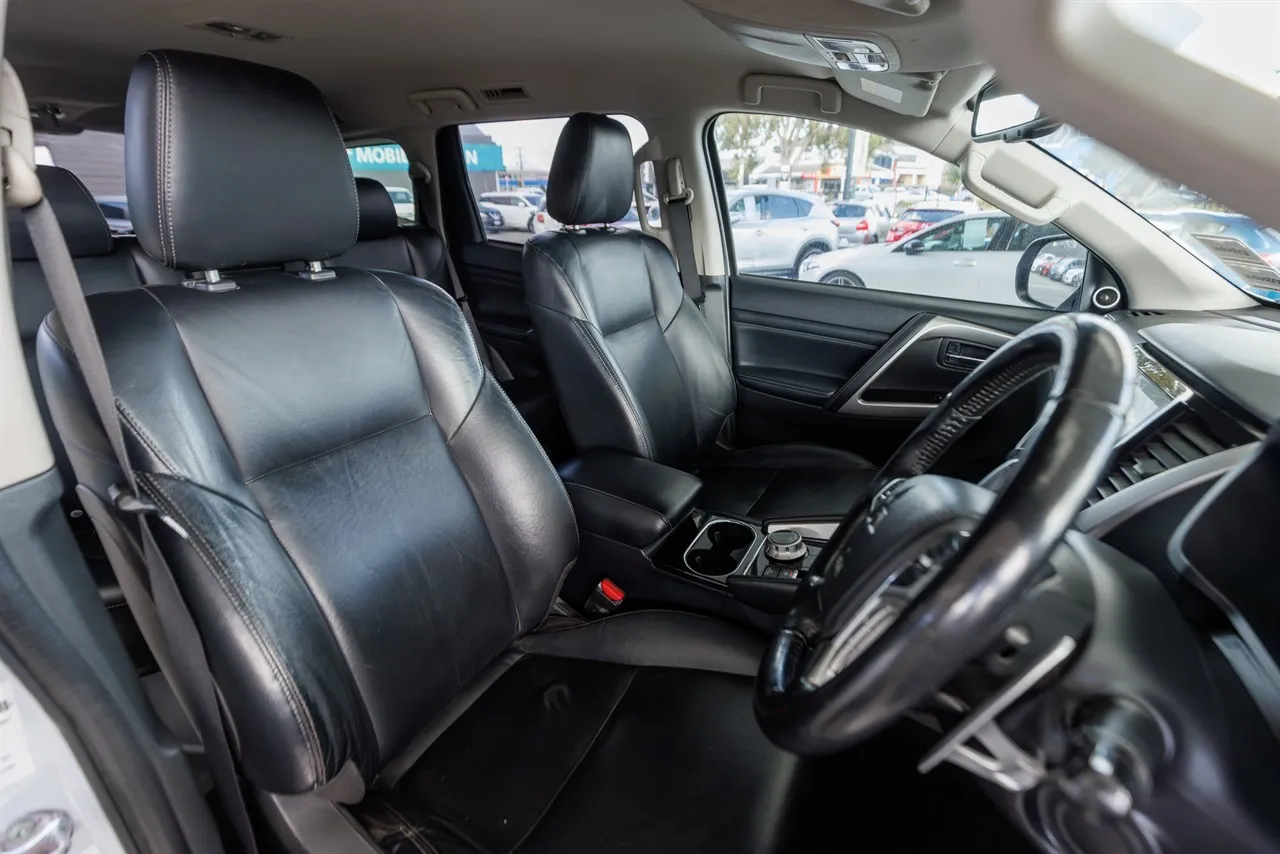 2020 Mitsubishi Pajero Sport VRX Black Pack 4WD