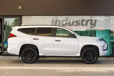 2020 Mitsubishi Pajero Sport VRX Black Pack 4WD photo 11
