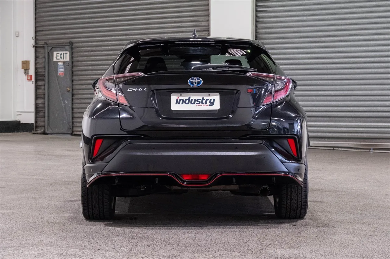 2017 Toyota C-HR G Hybrid Modelista