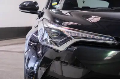 2017 Toyota C-HR G Hybrid Modelista photo 12