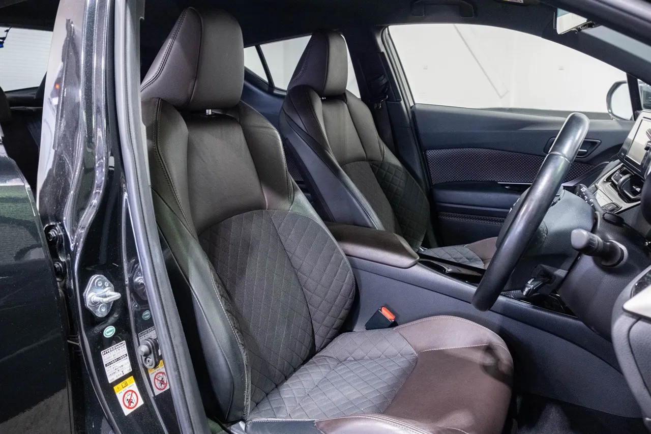 2017 Toyota C-HR G Hybrid Modelista