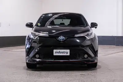 2017 Toyota C-HR G Hybrid Modelista photo 11