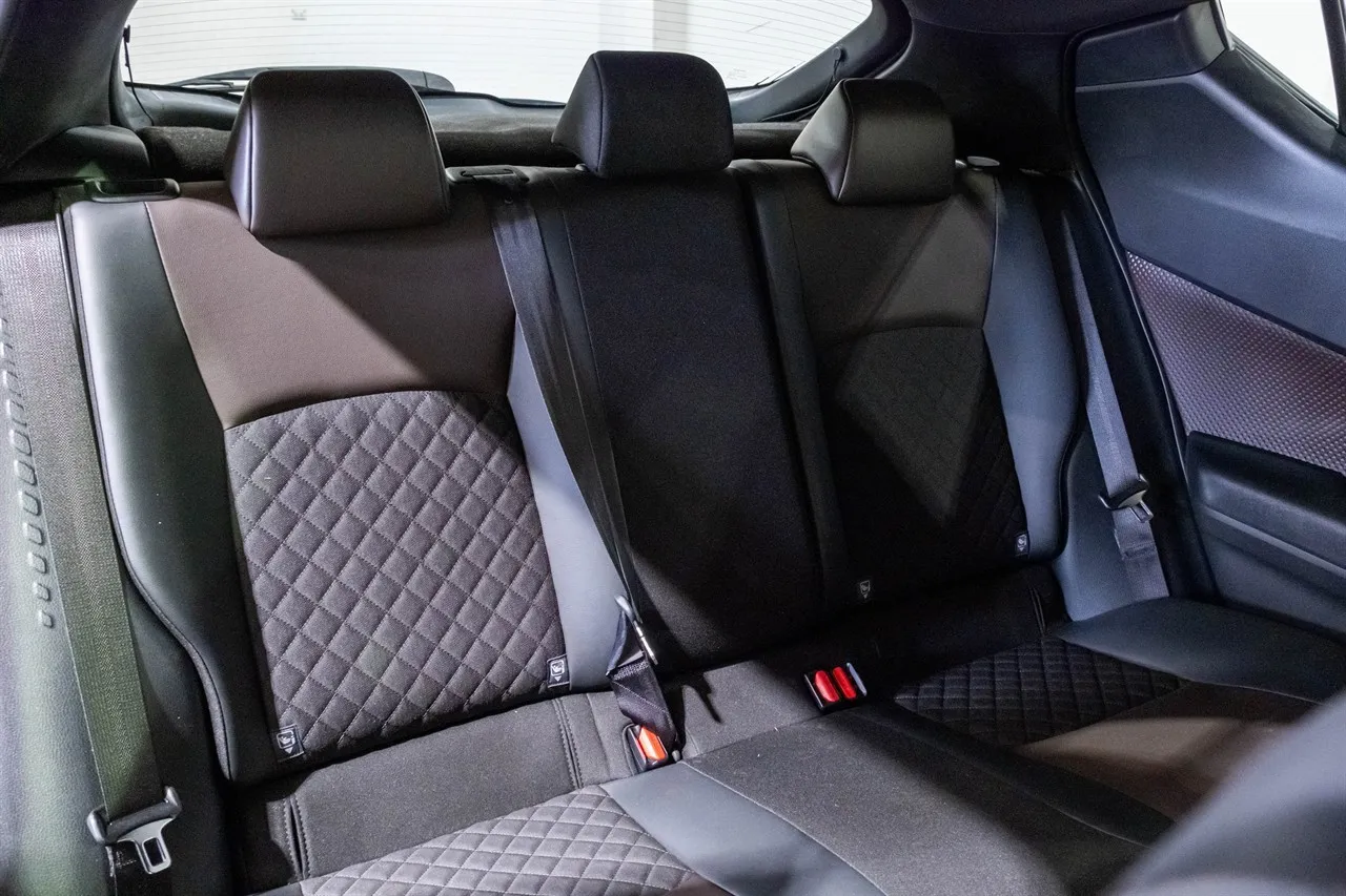 2017 Toyota C-HR G Hybrid Modelista