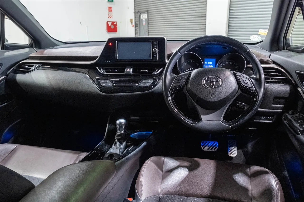 2017 Toyota C-HR G Hybrid Modelista