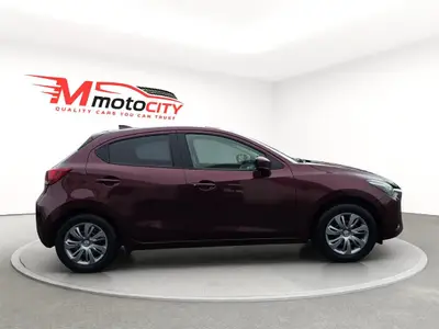 2017 Mazda Demio photo 2