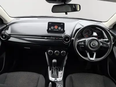 2017 Mazda Demio photo 17