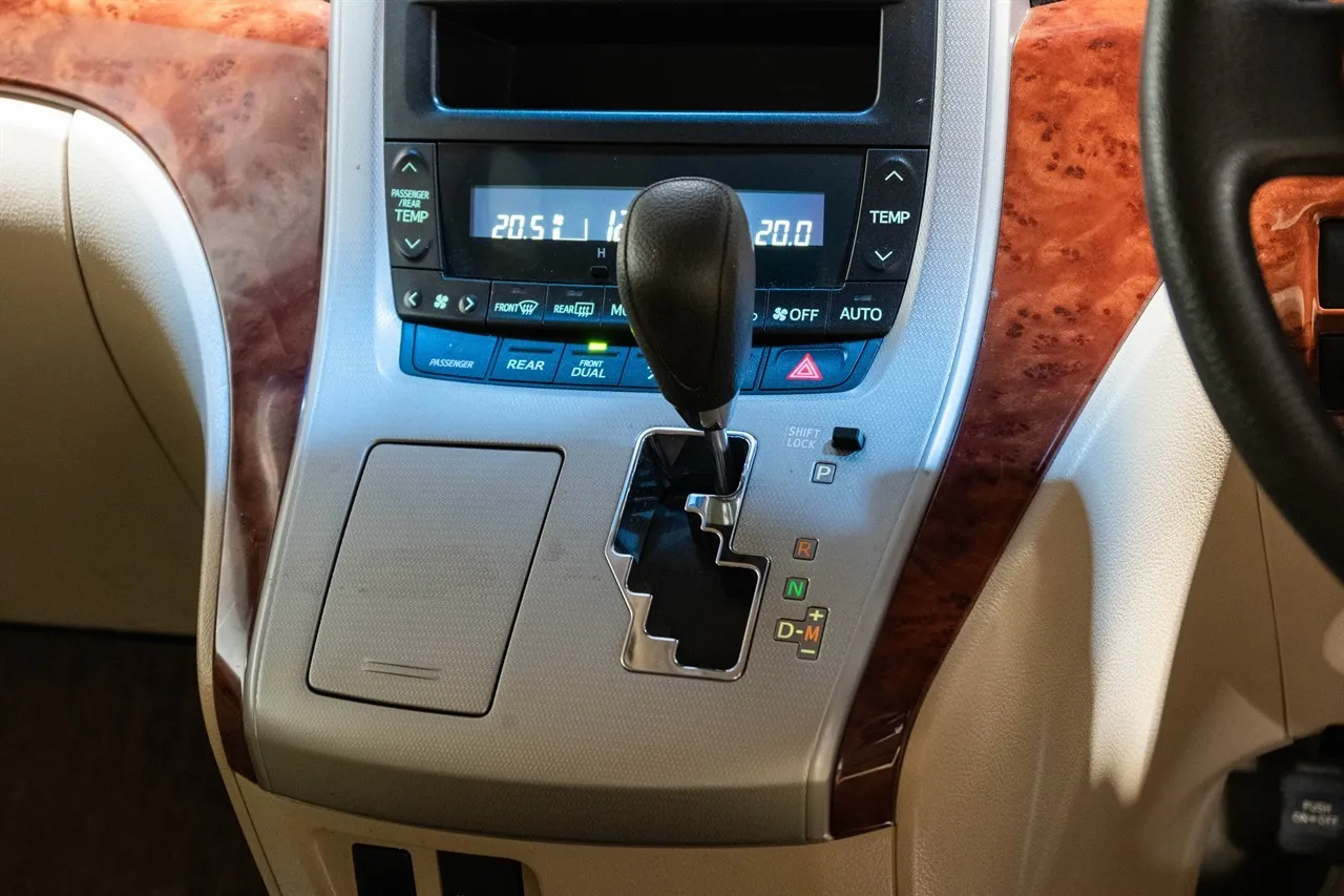 2009 Toyota Alphard 240S 7 Seater