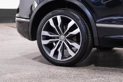 2020 Volkswagen Tiguan TSI R-LINE 4MOTION 2 photo 8