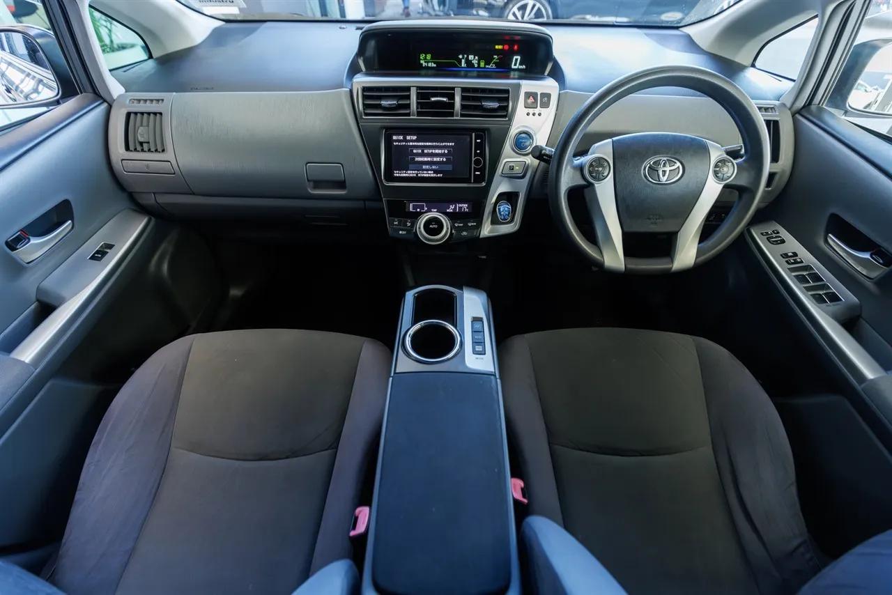 2013 Toyota Prius ALPHA Alpha Hybrid 7 Seats