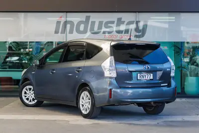 2013 Toyota Prius ALPHA Alpha Hybrid 7 Seats photo 3