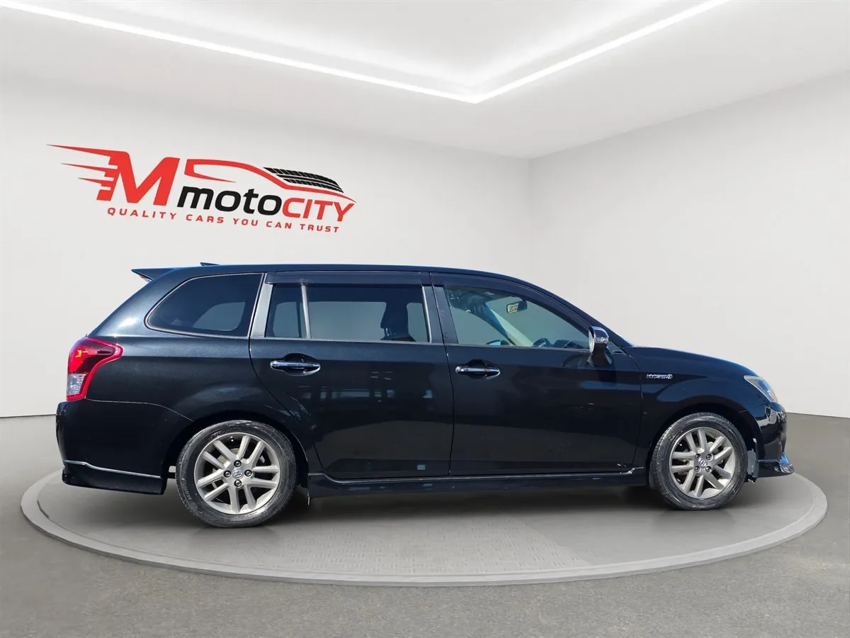 2015 Toyota Corrolla Fielder, G Aero Tourer WXB, half leather Seats Station