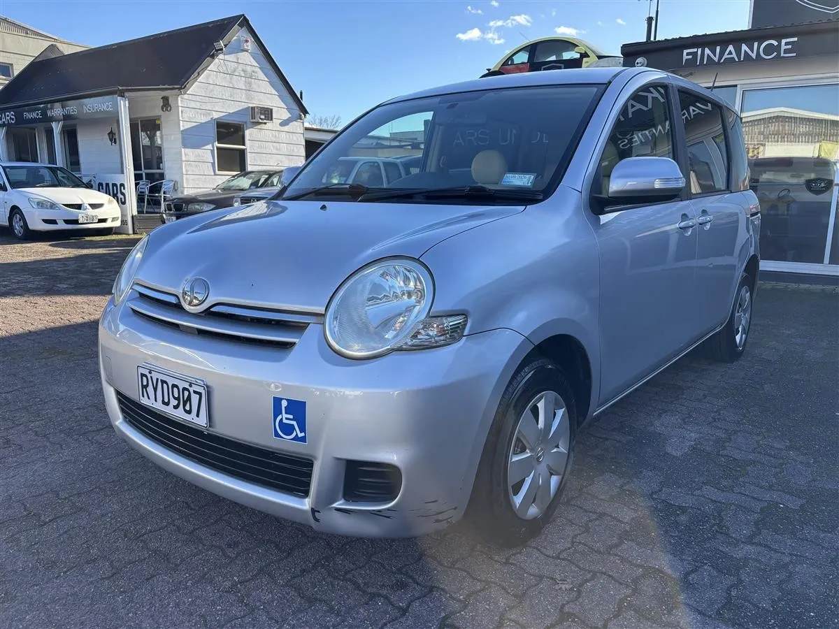 2008 Toyota Sienta Wheelchair Accessible Station
