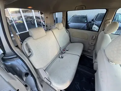 2008 Toyota Sienta Wheelchair Accessible Station photo 5