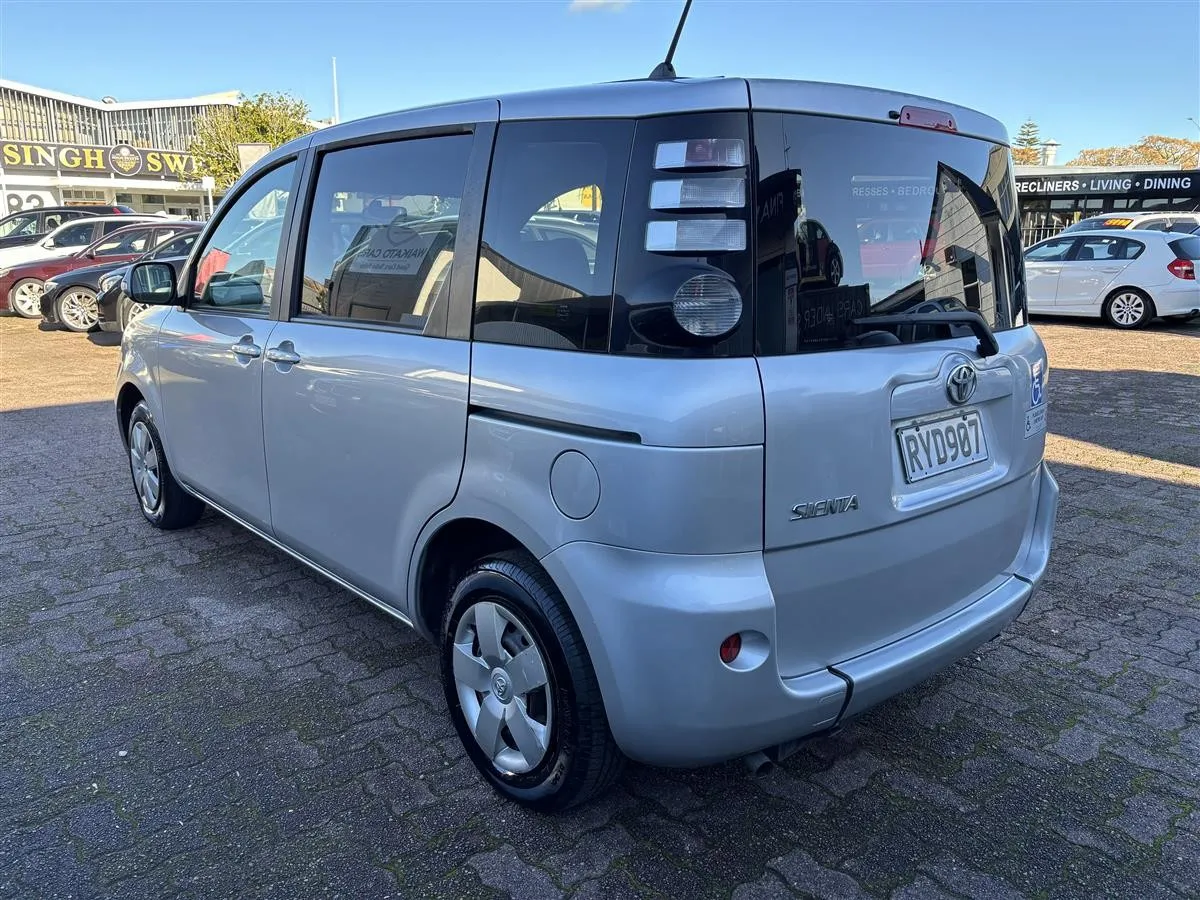 2008 Toyota Sienta Wheelchair Accessible Station
